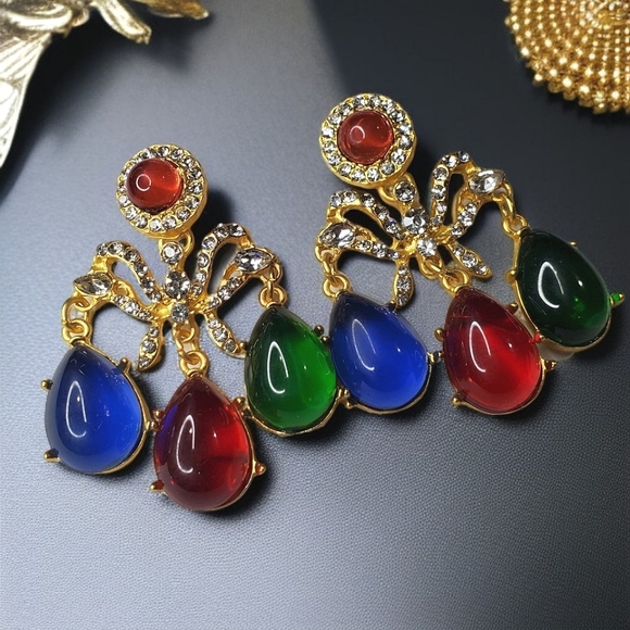 Fabulous Matte Gold Mogul Cabochon Crystal Dangle Earrings - Picture 3 of 4